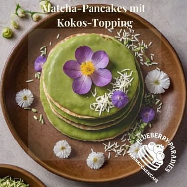 Matcha-Pancakes mit Kokos-Topping